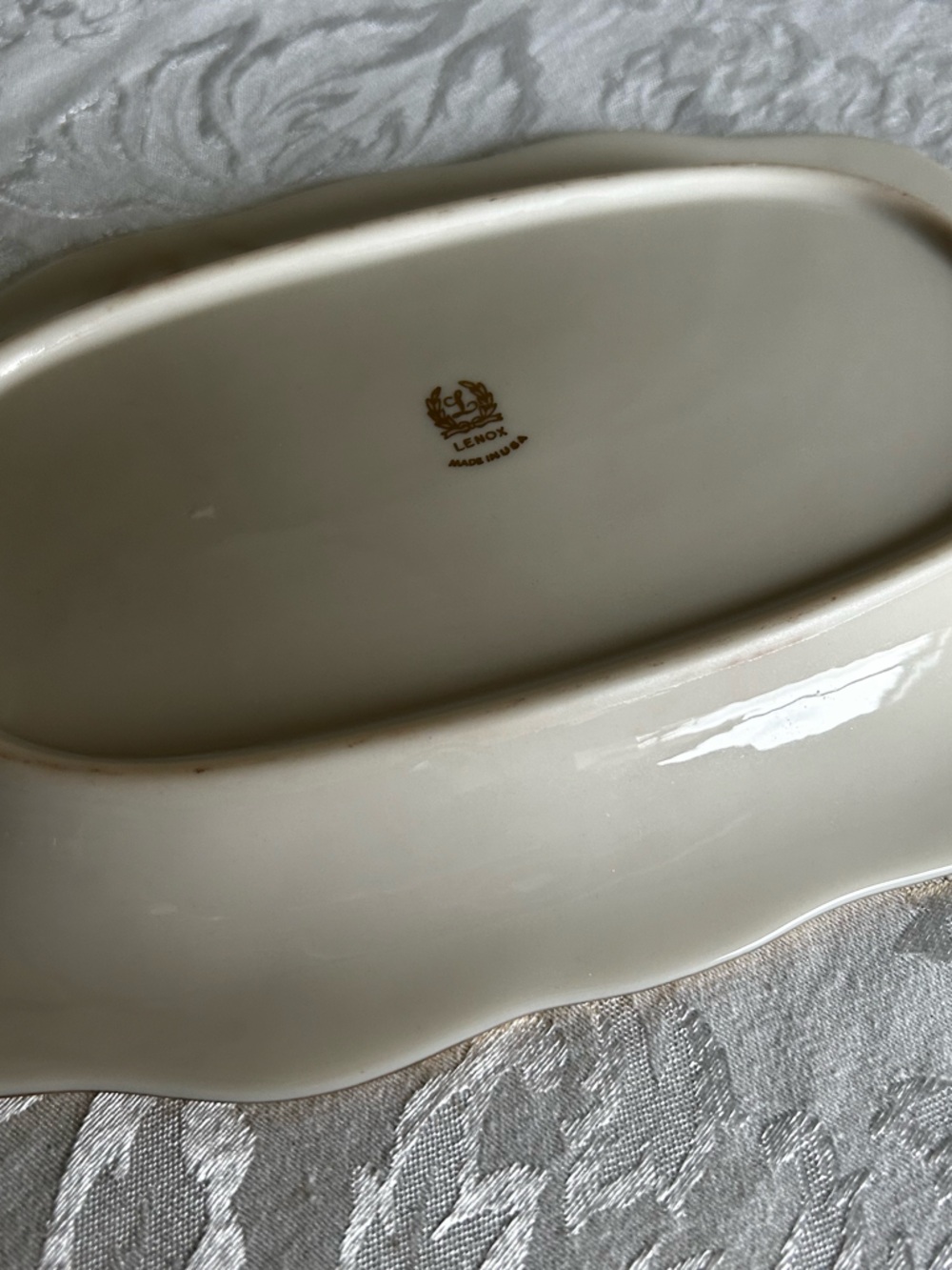 Lenox Cream Ceramic Oval Serving Platter with Embossed Leaf Motif and Gold Trim - Picture 5 of 10